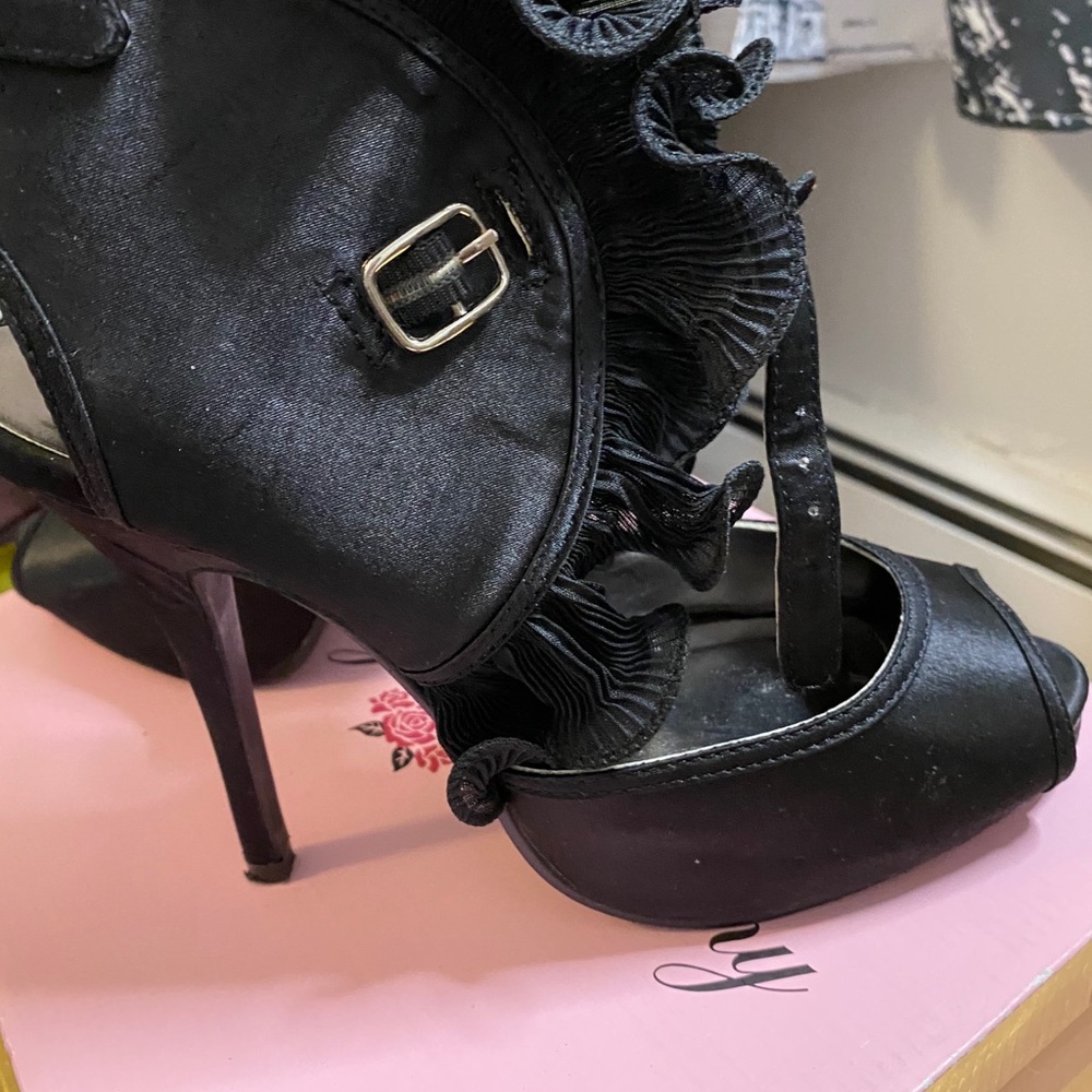 Heels - Picture 7 of 12